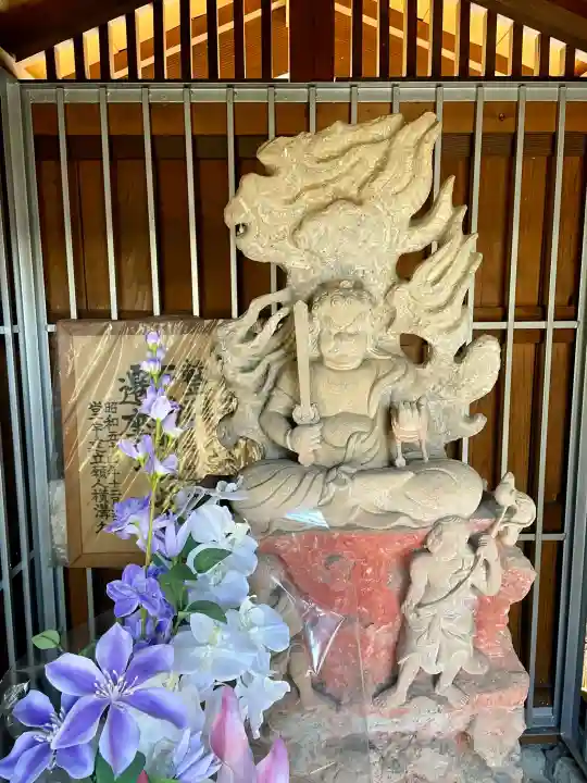 石川不動尊の{uncategorized: "未分類", other: "その他", undefined: "問題あり", building: "その他建物", grave: "お墓", sacred_gate: "鳥居", guardian: "狛犬", statue: "像", buddha: "仏像", history: "歴史", nature: "自然", garden: "庭園", animal: "動物", pagoda: "塔", temizu: "手水舎", mountain_gate: "山門・神門", sanctuary: "本殿・本堂", subordinate: "末社・摂社", art: "芸術", scenery: "景色", jizo: "地蔵", ema: "絵馬", goshuin: "御朱印", omikuji: "おみくじ", items: "授与品その他", amulet: "お守り", goshuincho: "御朱印帳", eats: "食事", festival: "お祭り", votive_dance: "神楽", shichigosan: "七五三参", wedding: "結婚式", experience: "体験その他", initially: "初詣", around: "周辺", anti_infection: "感染症対策"}