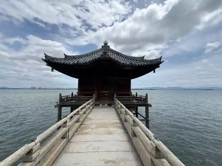 満月寺(浮御堂)の{uncategorized: "未分類", other: "その他", undefined: "問題あり", building: "その他建物", grave: "お墓", sacred_gate: "鳥居", guardian: "狛犬", statue: "像", buddha: "仏像", history: "歴史", nature: "自然", garden: "庭園", animal: "動物", pagoda: "塔", temizu: "手水舎", mountain_gate: "山門・神門", sanctuary: "本殿・本堂", subordinate: "末社・摂社", art: "芸術", scenery: "景色", jizo: "地蔵", ema: "絵馬", goshuin: "御朱印", omikuji: "おみくじ", items: "授与品その他", amulet: "お守り", goshuincho: "御朱印帳", eats: "食事", festival: "お祭り", votive_dance: "神楽", shichigosan: "七五三参", wedding: "結婚式", experience: "体験その他", initially: "初詣", around: "周辺", anti_infection: "感染症対策"}