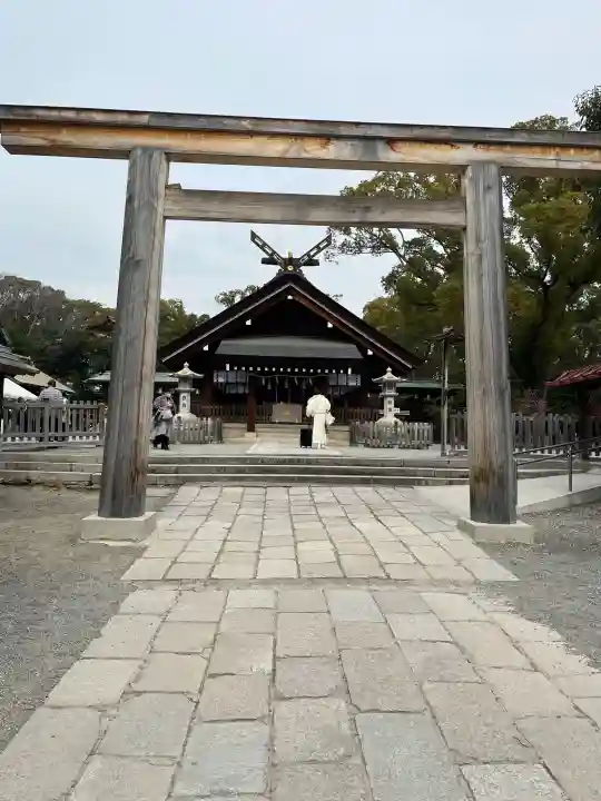 和泉國一之宮 大鳥大社の{uncategorized: "未分類", other: "その他", undefined: "問題あり", building: "その他建物", grave: "お墓", sacred_gate: "鳥居", guardian: "狛犬", statue: "像", buddha: "仏像", history: "歴史", nature: "自然", garden: "庭園", animal: "動物", pagoda: "塔", temizu: "手水舎", mountain_gate: "山門・神門", sanctuary: "本殿・本堂", subordinate: "末社・摂社", art: "芸術", scenery: "景色", jizo: "地蔵", ema: "絵馬", goshuin: "御朱印", omikuji: "おみくじ", items: "授与品その他", amulet: "お守り", goshuincho: "御朱印帳", eats: "食事", festival: "お祭り", votive_dance: "神楽", shichigosan: "七五三参", wedding: "結婚式", experience: "体験その他", initially: "初詣", around: "周辺", anti_infection: "感染症対策"}
