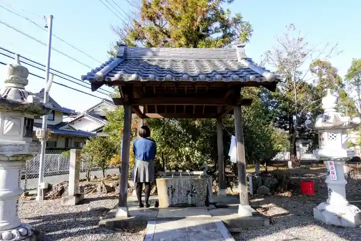 八幡神社の手水舎