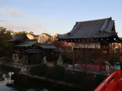 神泉苑の本殿・本堂