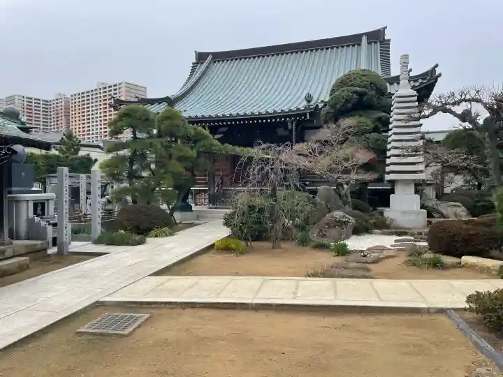 観音寺の{uncategorized: "未分類", other: "その他", undefined: "問題あり", building: "その他建物", grave: "お墓", sacred_gate: "鳥居", guardian: "狛犬", statue: "像", buddha: "仏像", history: "歴史", nature: "自然", garden: "庭園", animal: "動物", pagoda: "塔", temizu: "手水舎", mountain_gate: "山門・神門", sanctuary: "本殿・本堂", subordinate: "末社・摂社", art: "芸術", scenery: "景色", jizo: "地蔵", ema: "絵馬", goshuin: "御朱印", omikuji: "おみくじ", items: "授与品その他", amulet: "お守り", goshuincho: "御朱印帳", eats: "食事", festival: "お祭り", votive_dance: "神楽", shichigosan: "七五三参", wedding: "結婚式", experience: "体験その他", initially: "初詣", around: "周辺", anti_infection: "感染症対策"}