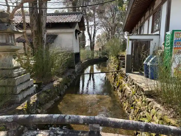 松尾大社の{uncategorized: "未分類", other: "その他", undefined: "問題あり", building: "その他建物", grave: "お墓", sacred_gate: "鳥居", guardian: "狛犬", statue: "像", buddha: "仏像", history: "歴史", nature: "自然", garden: "庭園", animal: "動物", pagoda: "塔", temizu: "手水舎", mountain_gate: "山門・神門", sanctuary: "本殿・本堂", subordinate: "末社・摂社", art: "芸術", scenery: "景色", jizo: "地蔵", ema: "絵馬", goshuin: "御朱印", omikuji: "おみくじ", items: "授与品その他", amulet: "お守り", goshuincho: "御朱印帳", eats: "食事", festival: "お祭り", votive_dance: "神楽", shichigosan: "七五三参", wedding: "結婚式", experience: "体験その他", initially: "初詣", around: "周辺", anti_infection: "感染症対策"}