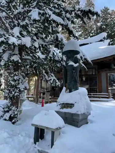 求聞寺の像