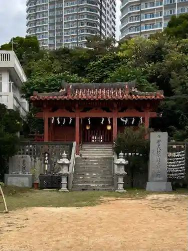 安里八幡宮の{uncategorized: "未分類", other: "その他", undefined: "問題あり", building: "その他建物", grave: "お墓", sacred_gate: "鳥居", guardian: "狛犬", statue: "像", buddha: "仏像", history: "歴史", nature: "自然", garden: "庭園", animal: "動物", pagoda: "塔", temizu: "手水舎", mountain_gate: "山門・神門", sanctuary: "本殿・本堂", subordinate: "末社・摂社", art: "芸術", scenery: "景色", jizo: "地蔵", ema: "絵馬", goshuin: "御朱印", omikuji: "おみくじ", items: "授与品その他", amulet: "お守り", goshuincho: "御朱印帳", eats: "食事", festival: "お祭り", votive_dance: "神楽", shichigosan: "七五三参", wedding: "結婚式", experience: "体験その他", initially: "初詣", around: "周辺", anti_infection: "感染症対策"}