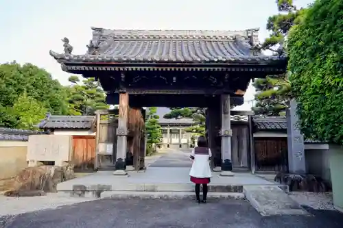 空臨寺の山門・神門