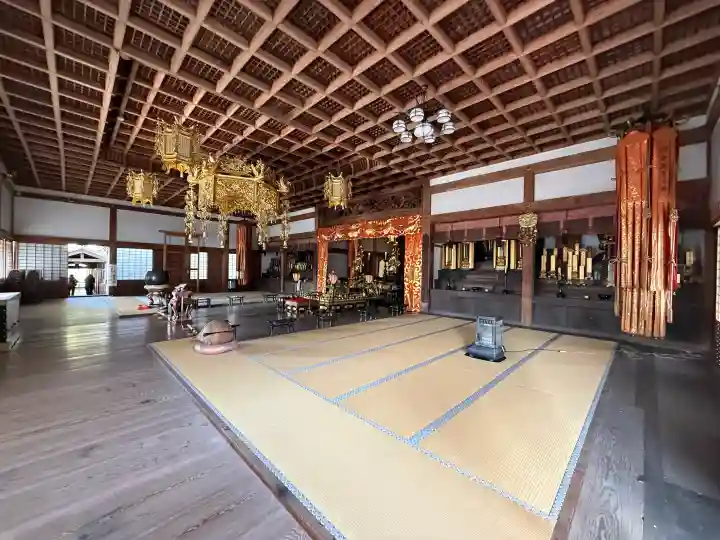 根来寺の{uncategorized: "未分類", other: "その他", undefined: "問題あり", building: "その他建物", grave: "お墓", sacred_gate: "鳥居", guardian: "狛犬", statue: "像", buddha: "仏像", history: "歴史", nature: "自然", garden: "庭園", animal: "動物", pagoda: "塔", temizu: "手水舎", mountain_gate: "山門・神門", sanctuary: "本殿・本堂", subordinate: "末社・摂社", art: "芸術", scenery: "景色", jizo: "地蔵", ema: "絵馬", goshuin: "御朱印", omikuji: "おみくじ", items: "授与品その他", amulet: "お守り", goshuincho: "御朱印帳", eats: "食事", festival: "お祭り", votive_dance: "神楽", shichigosan: "七五三参", wedding: "結婚式", experience: "体験その他", initially: "初詣", around: "周辺", anti_infection: "感染症対策"}