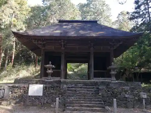 財賀寺の山門