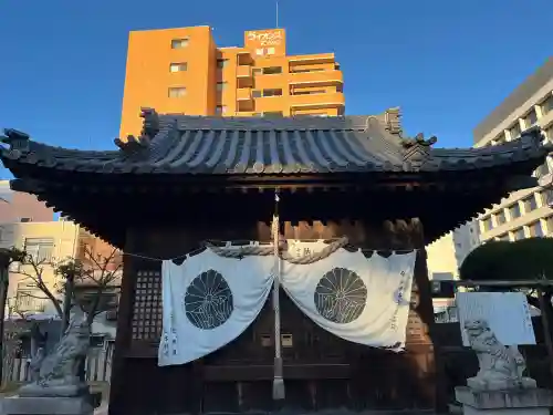 お菊神社（十二所神社境内社）の{uncategorized: "未分類", other: "その他", undefined: "問題あり", building: "その他建物", grave: "お墓", sacred_gate: "鳥居", guardian: "狛犬", statue: "像", buddha: "仏像", history: "歴史", nature: "自然", garden: "庭園", animal: "動物", pagoda: "塔", temizu: "手水舎", mountain_gate: "山門・神門", sanctuary: "本殿・本堂", subordinate: "末社・摂社", art: "芸術", scenery: "景色", jizo: "地蔵", ema: "絵馬", goshuin: "御朱印", omikuji: "おみくじ", items: "授与品その他", amulet: "お守り", goshuincho: "御朱印帳", eats: "食事", festival: "お祭り", votive_dance: "神楽", shichigosan: "七五三参", wedding: "結婚式", experience: "体験その他", initially: "初詣", around: "周辺", anti_infection: "感染症対策"}