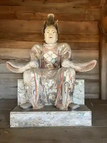 武田八幡宮の像