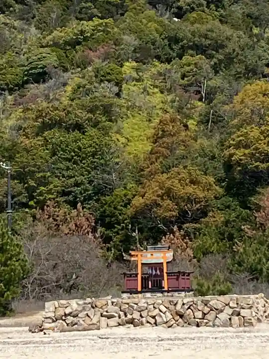 厳島神社の{uncategorized: "未分類", other: "その他", undefined: "問題あり", building: "その他建物", grave: "お墓", sacred_gate: "鳥居", guardian: "狛犬", statue: "像", buddha: "仏像", history: "歴史", nature: "自然", garden: "庭園", animal: "動物", pagoda: "塔", temizu: "手水舎", mountain_gate: "山門・神門", sanctuary: "本殿・本堂", subordinate: "末社・摂社", art: "芸術", scenery: "景色", jizo: "地蔵", ema: "絵馬", goshuin: "御朱印", omikuji: "おみくじ", items: "授与品その他", amulet: "お守り", goshuincho: "御朱印帳", eats: "食事", festival: "お祭り", votive_dance: "神楽", shichigosan: "七五三参", wedding: "結婚式", experience: "体験その他", initially: "初詣", around: "周辺", anti_infection: "感染症対策"}