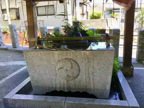 多田神社の手水舎