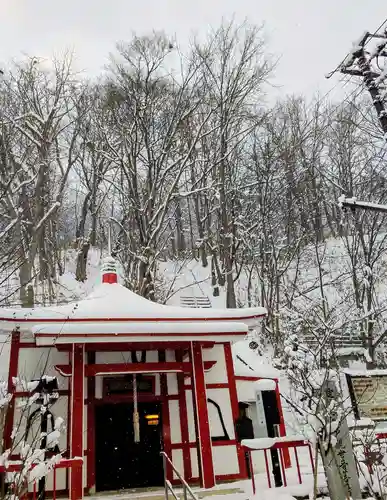 岩戸観音堂(北海道)