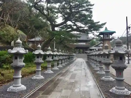 誕生寺の塔