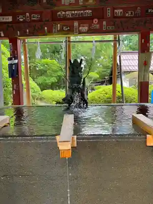 北口本宮冨士浅間神社の手水舎