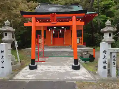 鶴若稲荷神社の鳥居