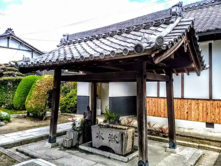 昌温山 菊泉寺の手水舎