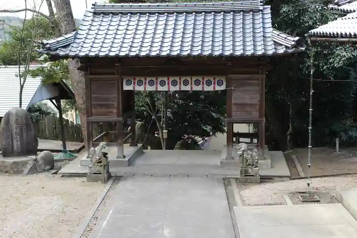 氷川神社の山門