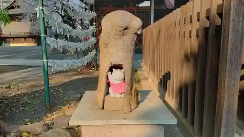 白山神社の像