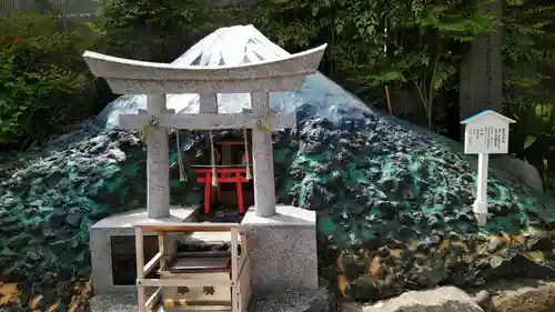 京濱伏見稲荷神社の末社