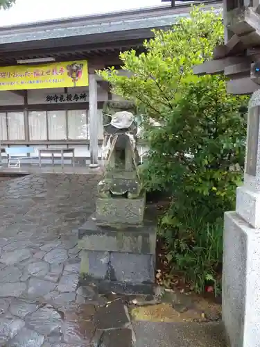 四山神社の狛犬