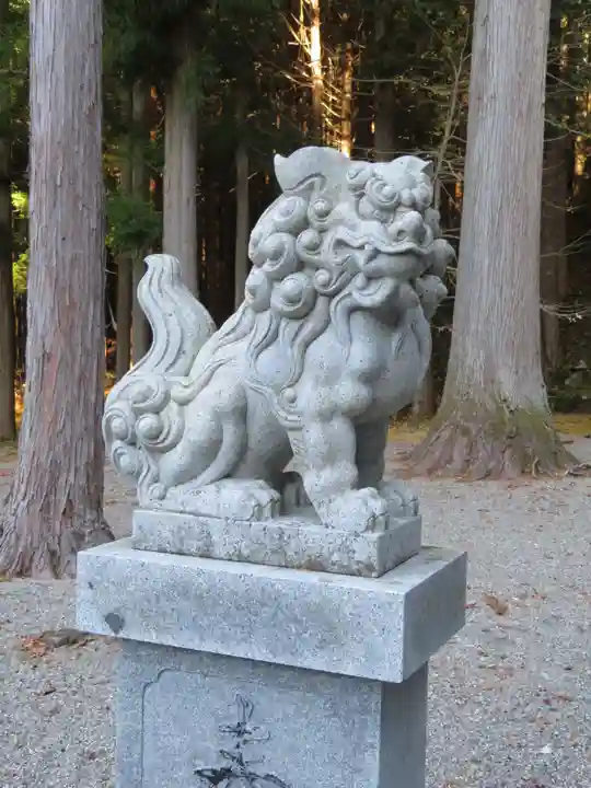 白山神社の狛犬