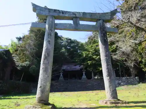 現人神社の鳥居