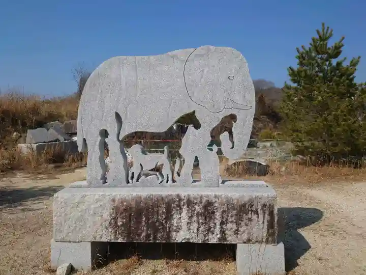 常陸国出雲大社の{uncategorized: "未分類", other: "その他", undefined: "問題あり", building: "その他建物", grave: "お墓", sacred_gate: "鳥居", guardian: "狛犬", statue: "像", buddha: "仏像", history: "歴史", nature: "自然", garden: "庭園", animal: "動物", pagoda: "塔", temizu: "手水舎", mountain_gate: "山門・神門", sanctuary: "本殿・本堂", subordinate: "末社・摂社", art: "芸術", scenery: "景色", jizo: "地蔵", ema: "絵馬", goshuin: "御朱印", omikuji: "おみくじ", items: "授与品その他", amulet: "お守り", goshuincho: "御朱印帳", eats: "食事", festival: "お祭り", votive_dance: "神楽", shichigosan: "七五三参", wedding: "結婚式", experience: "体験その他", initially: "初詣", around: "周辺", anti_infection: "感染症対策"}
