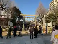 浅草神社の{uncategorized: "未分類", other: "その他", undefined: "問題あり", building: "その他建物", grave: "お墓", sacred_gate: "鳥居", guardian: "狛犬", statue: "像", buddha: "仏像", history: "歴史", nature: "自然", garden: "庭園", animal: "動物", pagoda: "塔", temizu: "手水舎", mountain_gate: "山門・神門", sanctuary: "本殿・本堂", subordinate: "末社・摂社", art: "芸術", scenery: "景色", jizo: "地蔵", ema: "絵馬", goshuin: "御朱印", omikuji: "おみくじ", items: "授与品その他", amulet: "お守り", goshuincho: "御朱印帳", eats: "食事", festival: "お祭り", votive_dance: "神楽", shichigosan: "七五三参", wedding: "結婚式", experience: "体験その他", initially: "初詣", around: "周辺", anti_infection: "感染症対策"}
