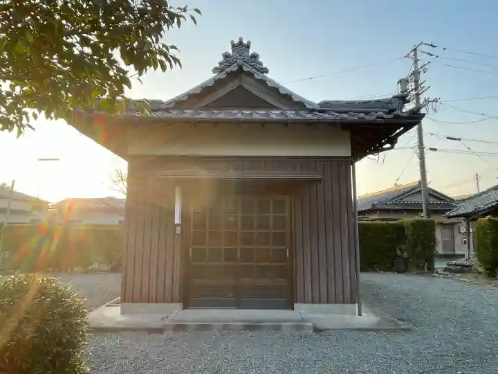 毘沙門寺の{uncategorized: "未分類", other: "その他", undefined: "問題あり", building: "その他建物", grave: "お墓", sacred_gate: "鳥居", guardian: "狛犬", statue: "像", buddha: "仏像", history: "歴史", nature: "自然", garden: "庭園", animal: "動物", pagoda: "塔", temizu: "手水舎", mountain_gate: "山門・神門", sanctuary: "本殿・本堂", subordinate: "末社・摂社", art: "芸術", scenery: "景色", jizo: "地蔵", ema: "絵馬", goshuin: "御朱印", omikuji: "おみくじ", items: "授与品その他", amulet: "お守り", goshuincho: "御朱印帳", eats: "食事", festival: "お祭り", votive_dance: "神楽", shichigosan: "七五三参", wedding: "結婚式", experience: "体験その他", initially: "初詣", around: "周辺", anti_infection: "感染症対策"}