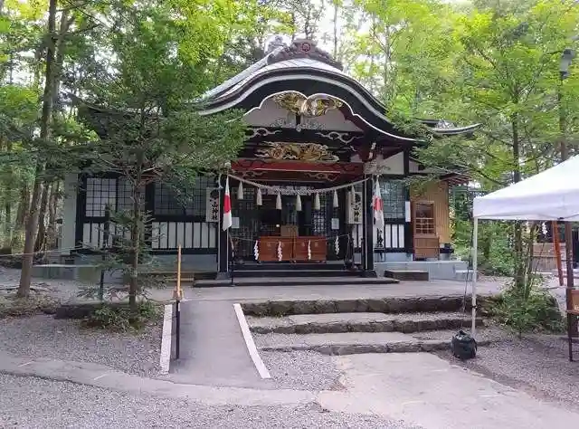 新屋山神社(山梨県)