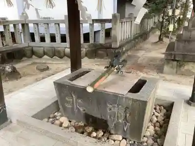 堤治神社の手水舎