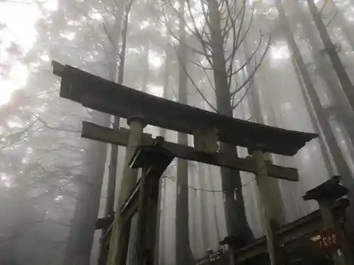 三峯神社の鳥居