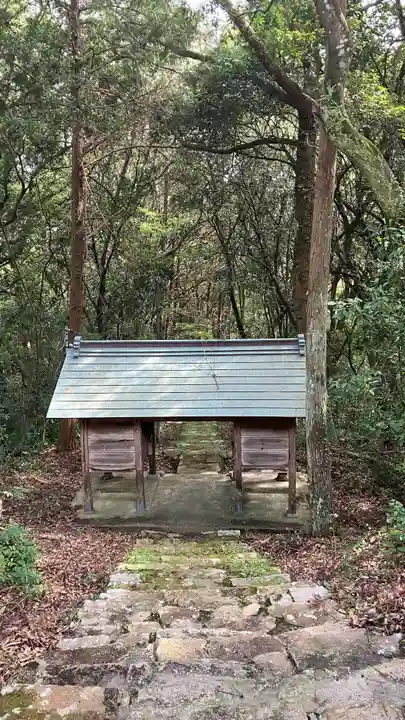 松尾神社の山門・神門
