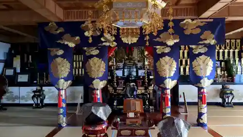 西興寺の本殿・本堂