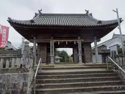 宝蔵院極楽寺の山門