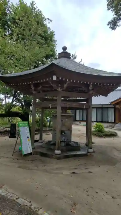 與止日女神社の手水舎