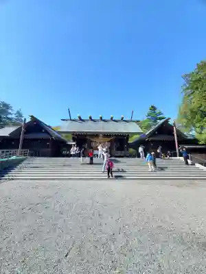 北海道神宮の{uncategorized: "未分類", other: "その他", undefined: "問題あり", building: "その他建物", grave: "お墓", sacred_gate: "鳥居", guardian: "狛犬", statue: "像", buddha: "仏像", history: "歴史", nature: "自然", garden: "庭園", animal: "動物", pagoda: "塔", temizu: "手水舎", mountain_gate: "山門・神門", sanctuary: "本殿・本堂", subordinate: "末社・摂社", art: "芸術", scenery: "景色", jizo: "地蔵", ema: "絵馬", goshuin: "御朱印", omikuji: "おみくじ", items: "授与品その他", amulet: "お守り", goshuincho: "御朱印帳", eats: "食事", festival: "お祭り", votive_dance: "神楽", shichigosan: "七五三参", wedding: "結婚式", experience: "体験その他", initially: "初詣", around: "周辺", anti_infection: "感染症対策"}