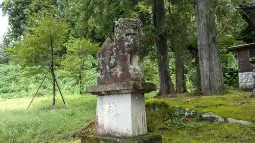 神明社の狛犬