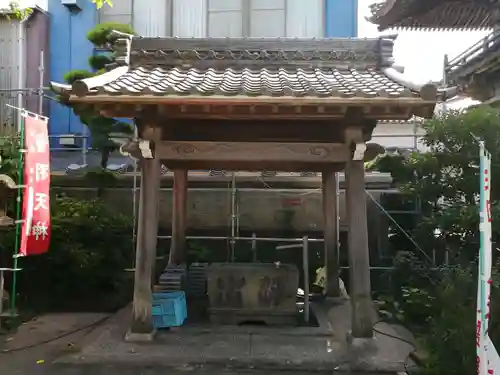 海徳寺の手水舎