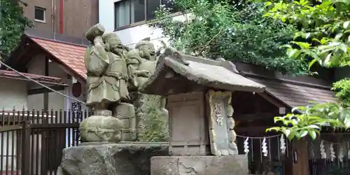 新橋鹽竃神社の像