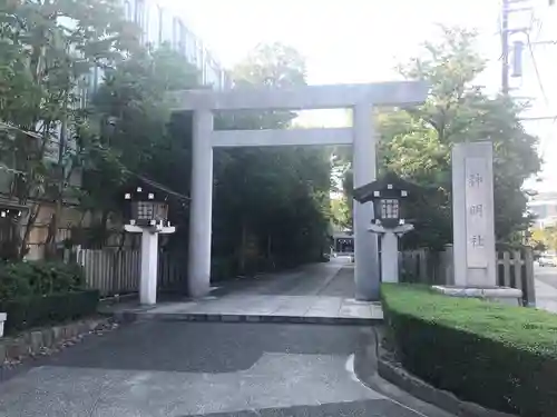 神明社の鳥居