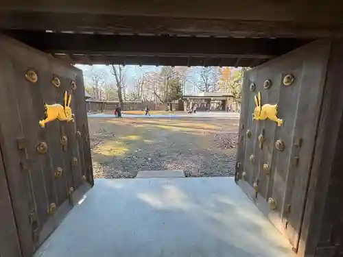 帯廣神社の山門・神門