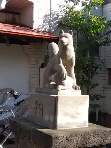 皆中稲荷神社の狛犬