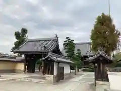 龍泉寺の山門