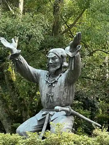 出雲大社の{uncategorized: "未分類", other: "その他", undefined: "問題あり", building: "その他建物", grave: "お墓", sacred_gate: "鳥居", guardian: "狛犬", statue: "像", buddha: "仏像", history: "歴史", nature: "自然", garden: "庭園", animal: "動物", pagoda: "塔", temizu: "手水舎", mountain_gate: "山門・神門", sanctuary: "本殿・本堂", subordinate: "末社・摂社", art: "芸術", scenery: "景色", jizo: "地蔵", ema: "絵馬", goshuin: "御朱印", omikuji: "おみくじ", items: "授与品その他", amulet: "お守り", goshuincho: "御朱印帳", eats: "食事", festival: "お祭り", votive_dance: "神楽", shichigosan: "七五三参", wedding: "結婚式", experience: "体験その他", initially: "初詣", around: "周辺", anti_infection: "感染症対策"}