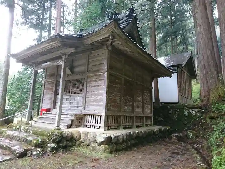 部子神社の本殿・本堂