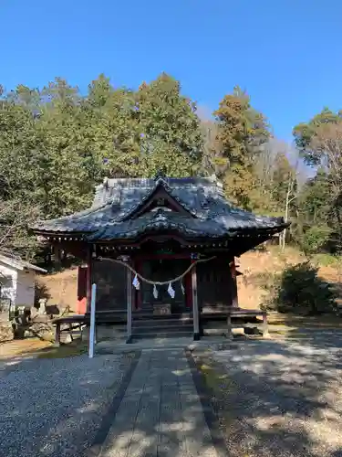 露垂根神社の本殿