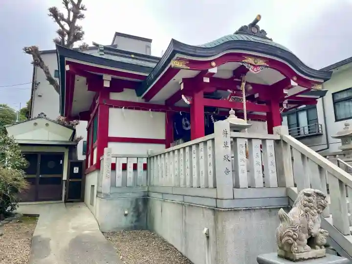 七倉稲荷神社の{uncategorized: "未分類", other: "その他", undefined: "問題あり", building: "その他建物", grave: "お墓", sacred_gate: "鳥居", guardian: "狛犬", statue: "像", buddha: "仏像", history: "歴史", nature: "自然", garden: "庭園", animal: "動物", pagoda: "塔", temizu: "手水舎", mountain_gate: "山門・神門", sanctuary: "本殿・本堂", subordinate: "末社・摂社", art: "芸術", scenery: "景色", jizo: "地蔵", ema: "絵馬", goshuin: "御朱印", omikuji: "おみくじ", items: "授与品その他", amulet: "お守り", goshuincho: "御朱印帳", eats: "食事", festival: "お祭り", votive_dance: "神楽", shichigosan: "七五三参", wedding: "結婚式", experience: "体験その他", initially: "初詣", around: "周辺", anti_infection: "感染症対策"}