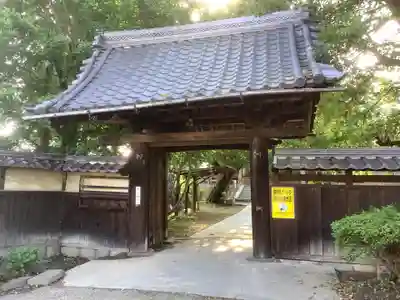 祐専寺の山門・神門